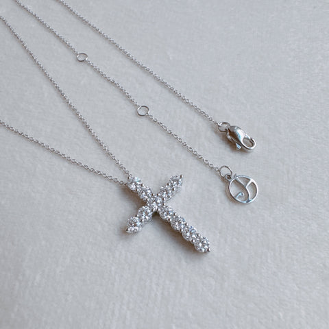 1ct-Diamond-Cross-Necklace-in-White-Gold